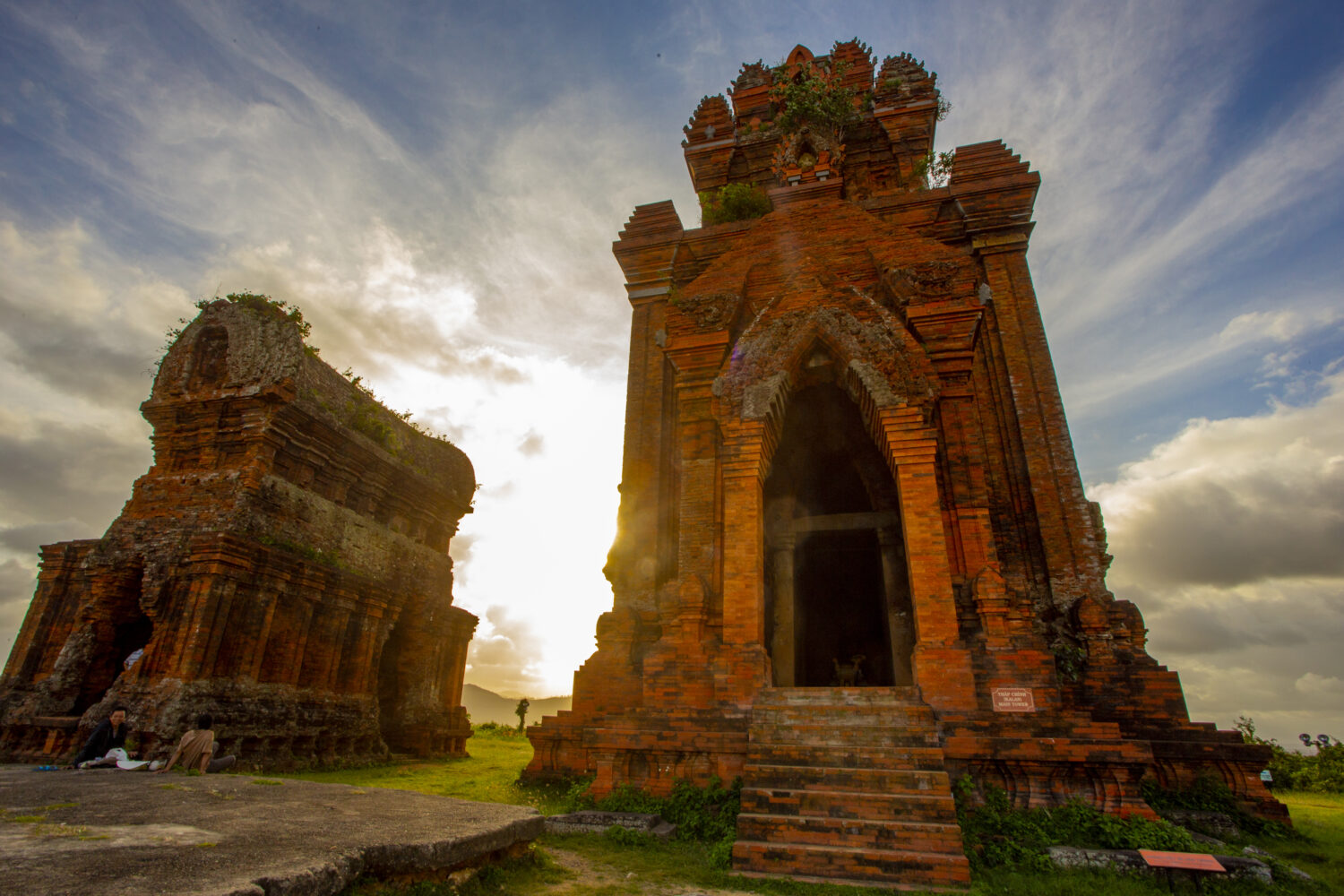 Banh It Champa Towers