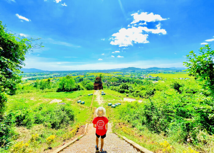 Path to Banh It Towers Complex
