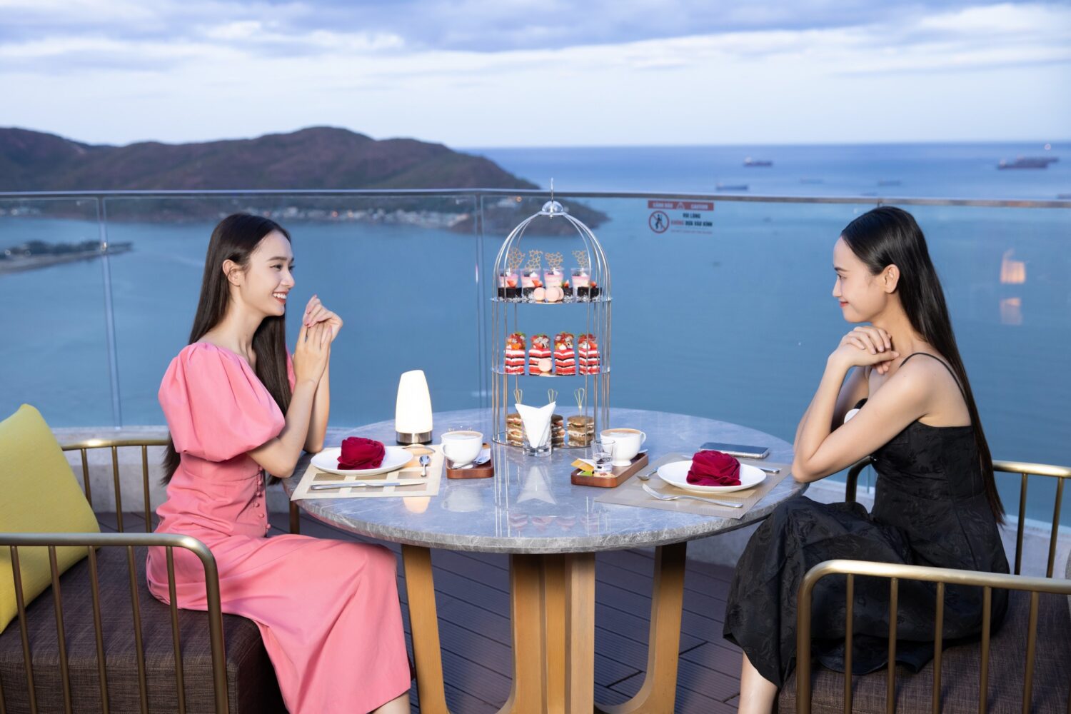 Grand Hyams Quy Nhon Hotel – Afternoon tea at Sky41 Grand Hyams Quy Nhon Hotel - Afternoon tea at Sky41