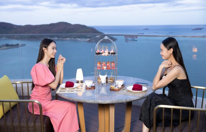 Grand Hyams Quy Nhon Hotel - Afternoon tea at Sky41