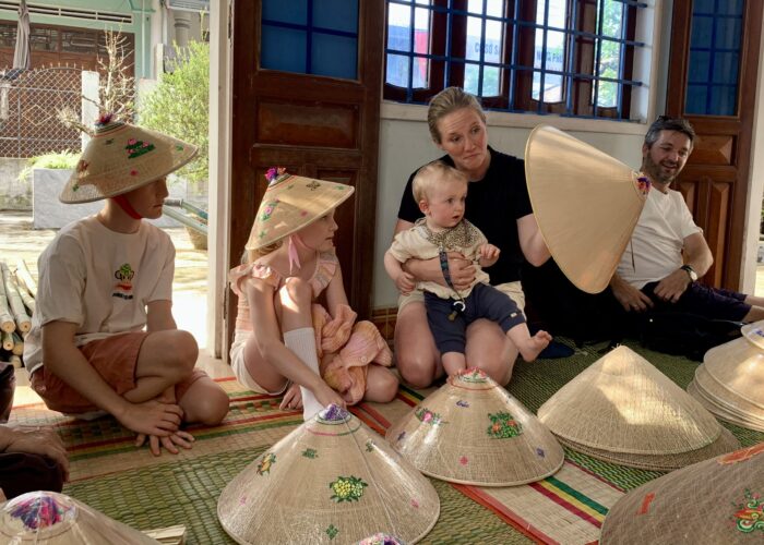 Horse hat making village - The hat we can use in more than 100 years