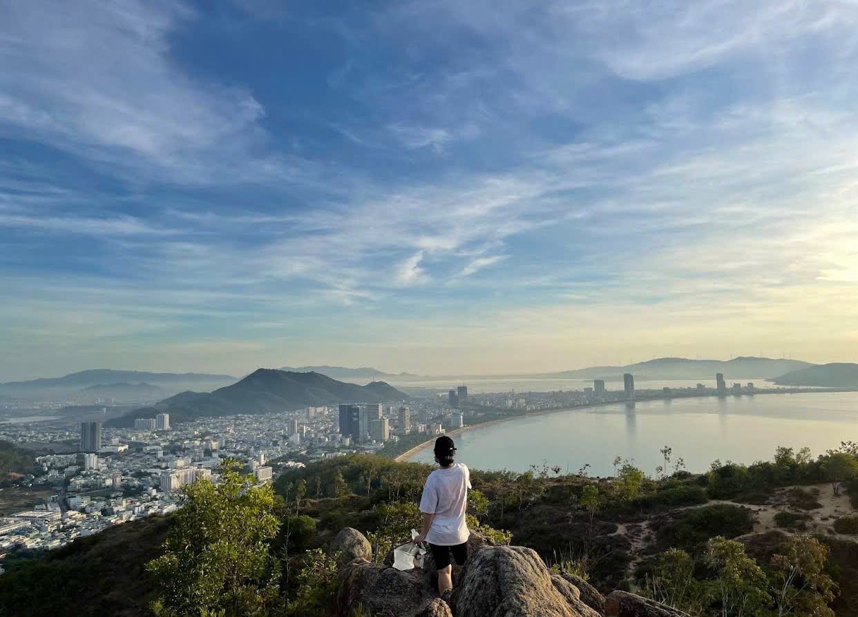 Xuan Van Peak
