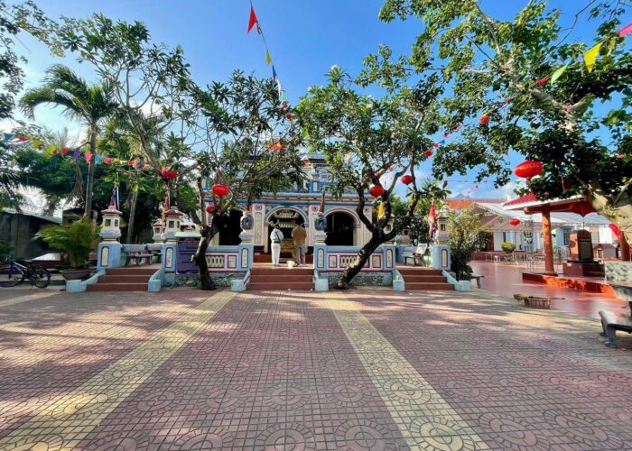 Ba Nuoc Man Temple (Temple of the Heavenly Empress) – one of the birthplaces of Vietnam’s Latin-based national writing system.