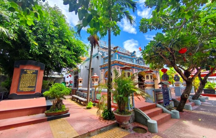 Nuoc Man Temple and Its Courtyard