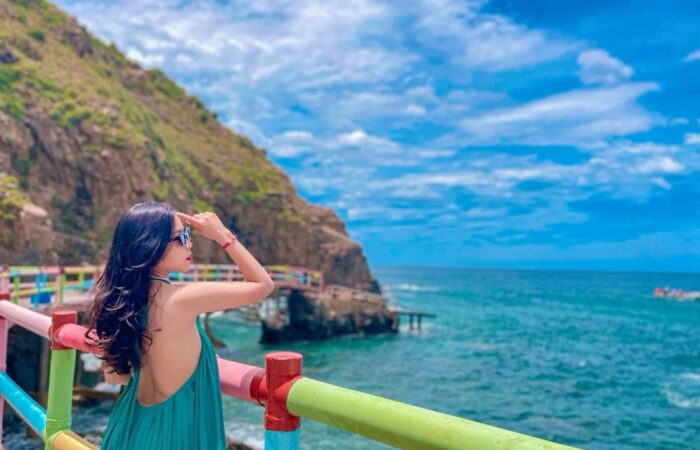 Pose tips in Ky Co Beach