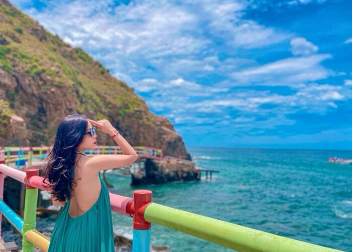 Pose tips in Ky Co Beach